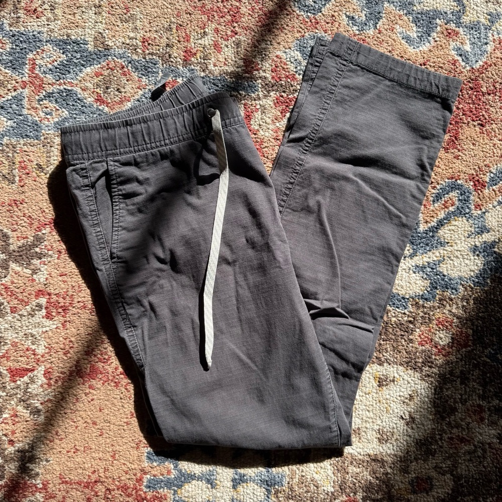 Vuori Women’s Dark Gray Ripstop Joggers, Size Medium - Picture 3 of 5